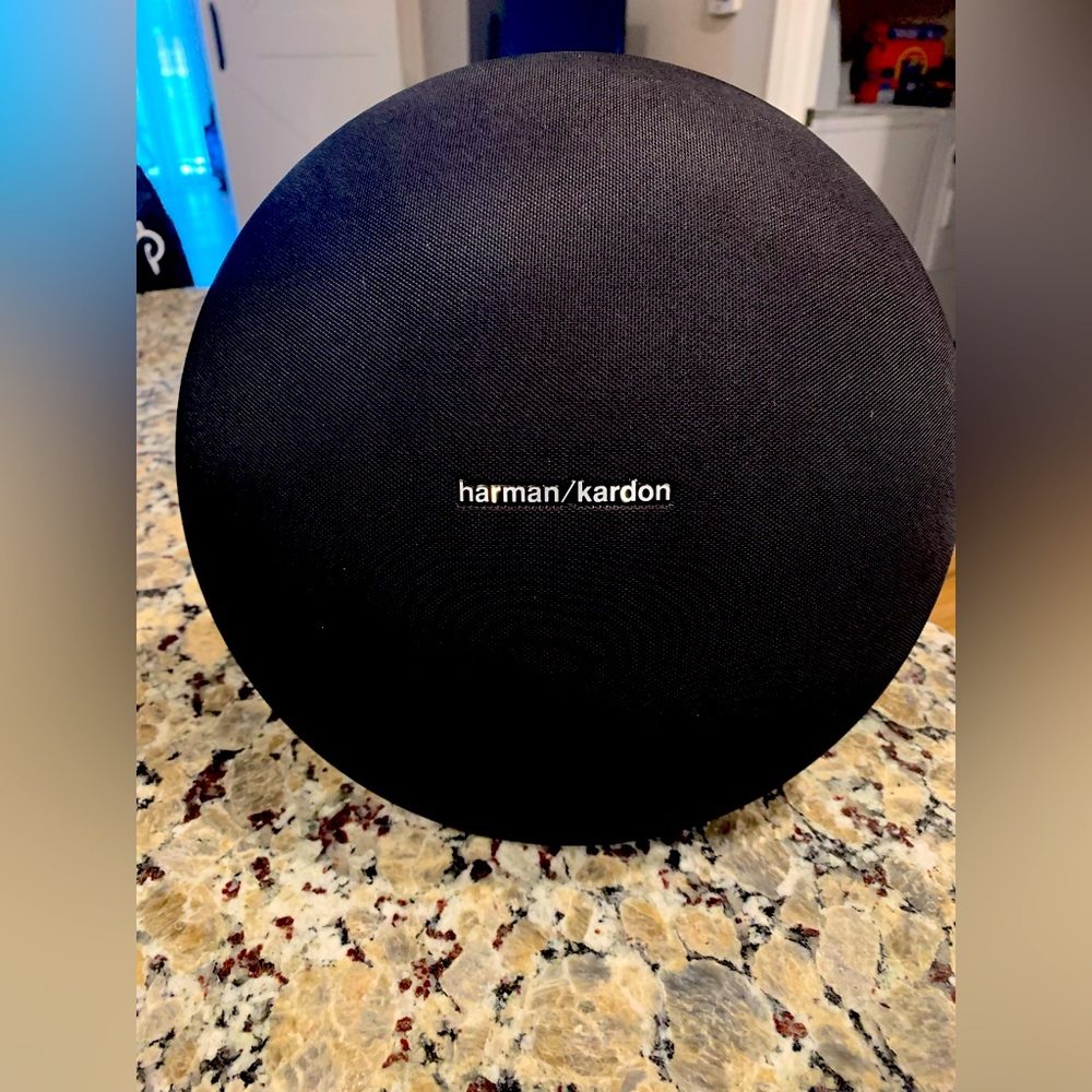 Harmon kardon onyx studio 4 speaker